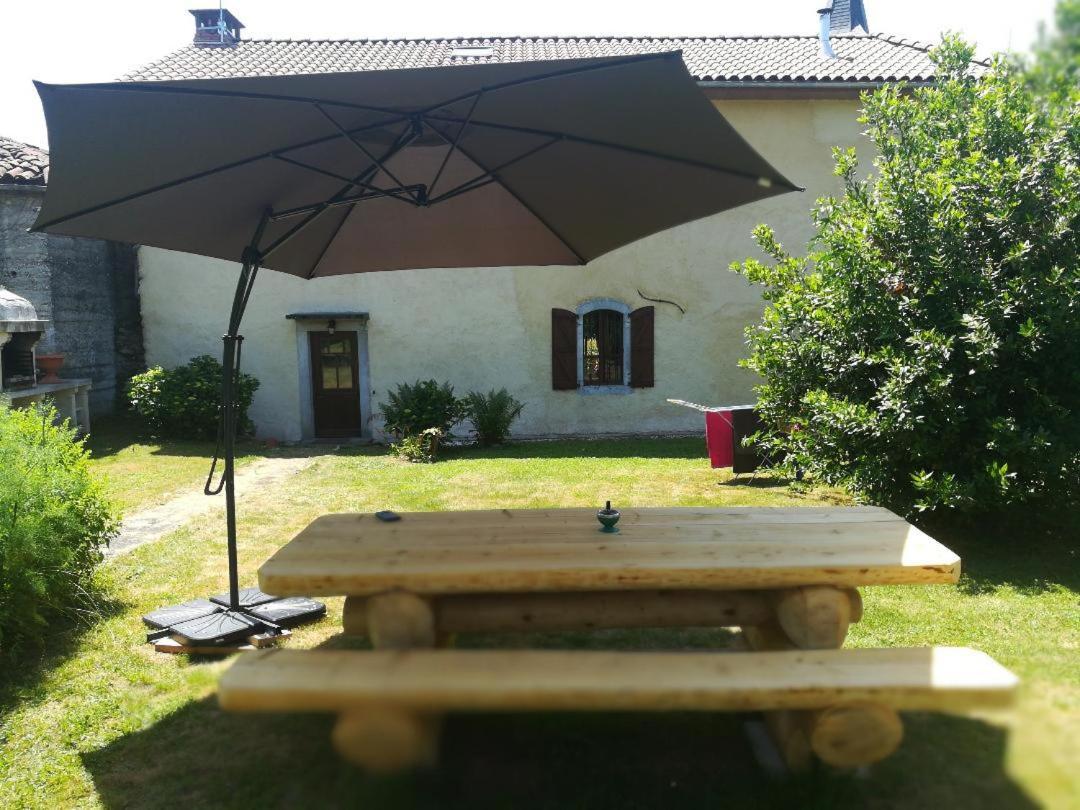 Gite Les Arrebourits 4 Etoiles Aneres Exterior photo