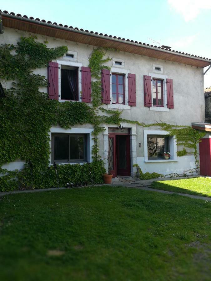 Gite Les Arrebourits 4 Etoiles Aneres Exterior photo